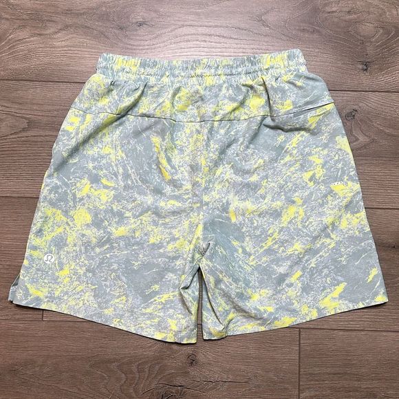 Lululemon Pool Short 7" Washed Marble Alpine White Electric Lemon Multi (flaw) S - Picture 3 of 12